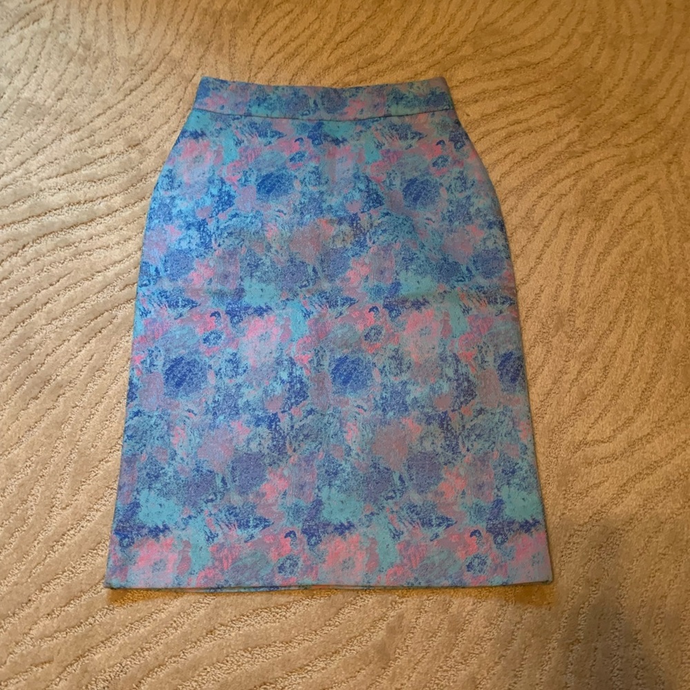 ❗️Beautiful pencil skirt - NWOT❗️